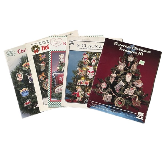 Vintage Christmas Cross Stitch Pattern Mix of 5  Booklets and Leaflets - Picture 7 of 7